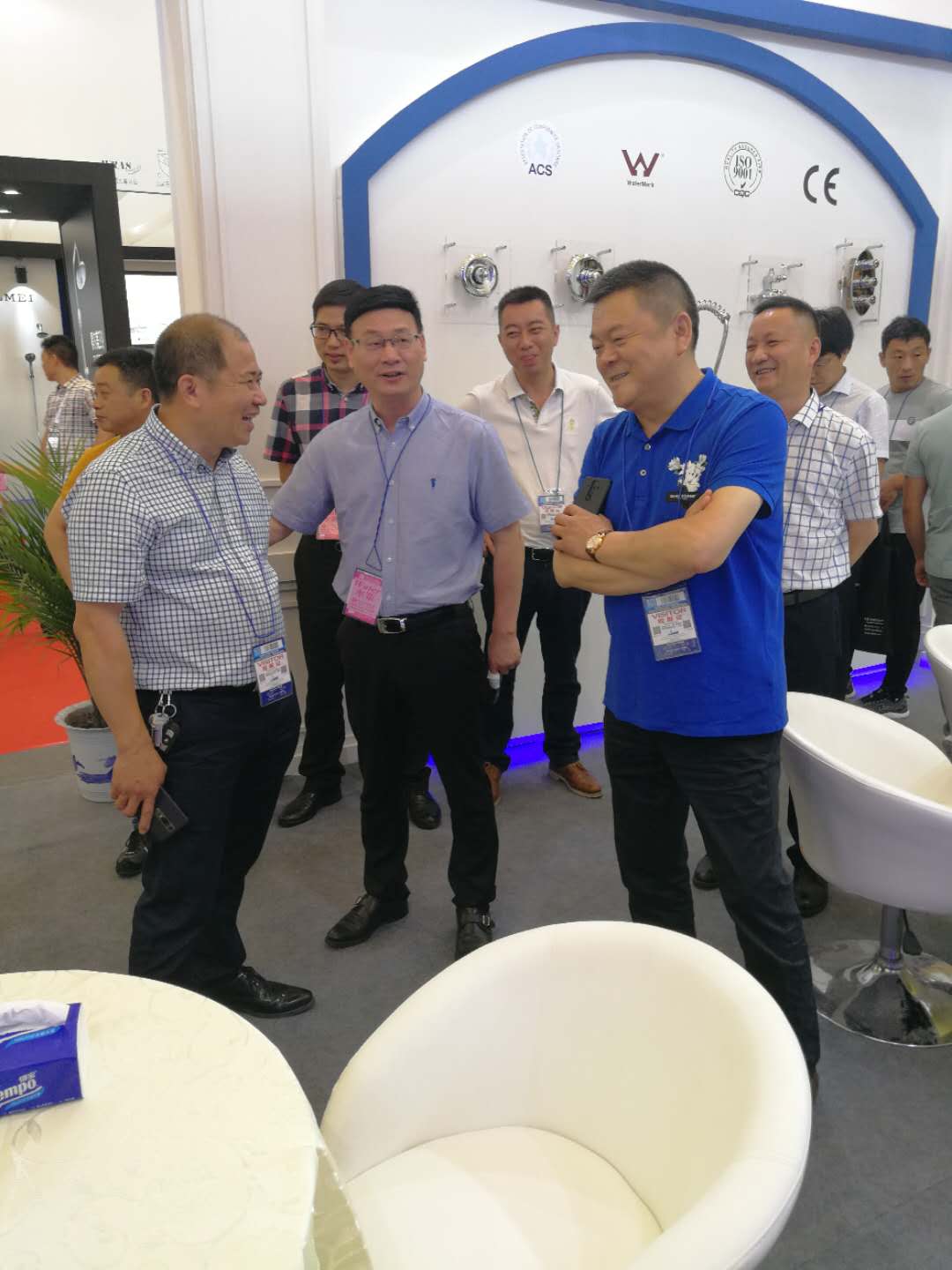 玉環(huán)副市長(zhǎng)蔡木貴一行7人參觀中國上海國際廚房衛(wèi)浴博覽會(huì)