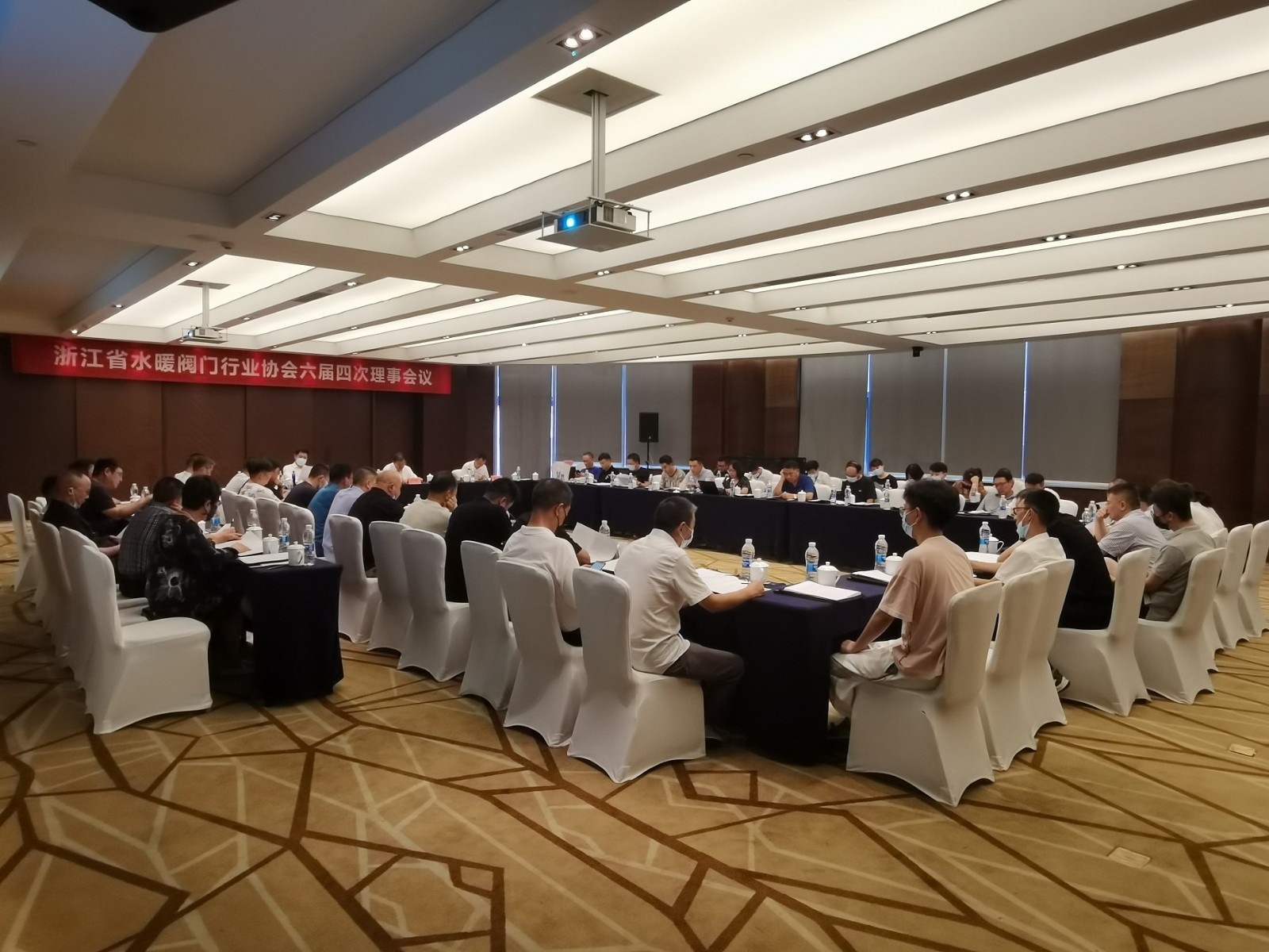 浙江省水暖閥門(mén)行業(yè)協(xié)會(huì)召開(kāi)六屆四次理事會(huì)議